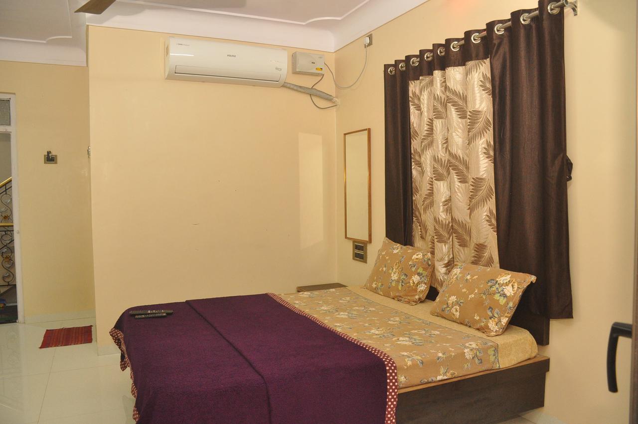 Hunjar House Hotel Panvel Bagian luar foto