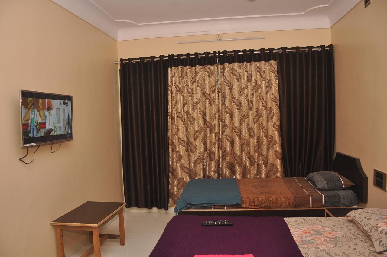 Hunjar House Hotel Panvel Bagian luar foto