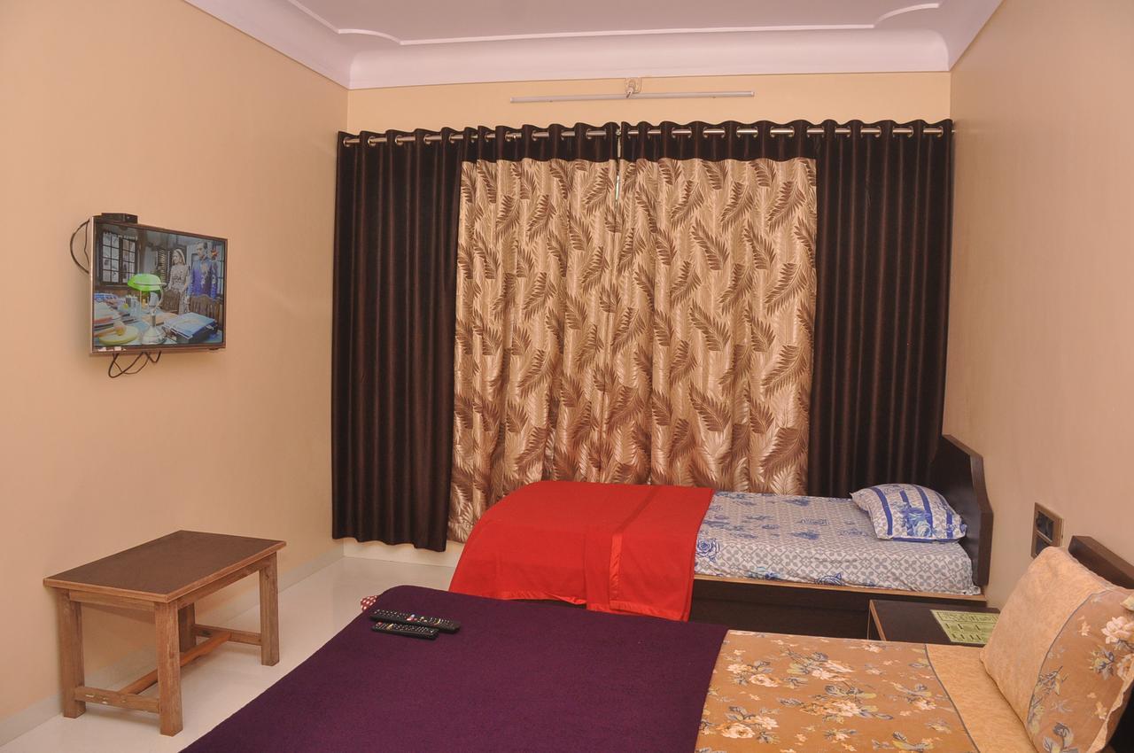 Hunjar House Hotel Panvel Bagian luar foto